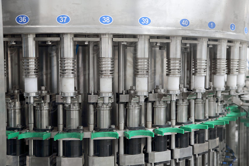 全自動礦泉水灌裝機