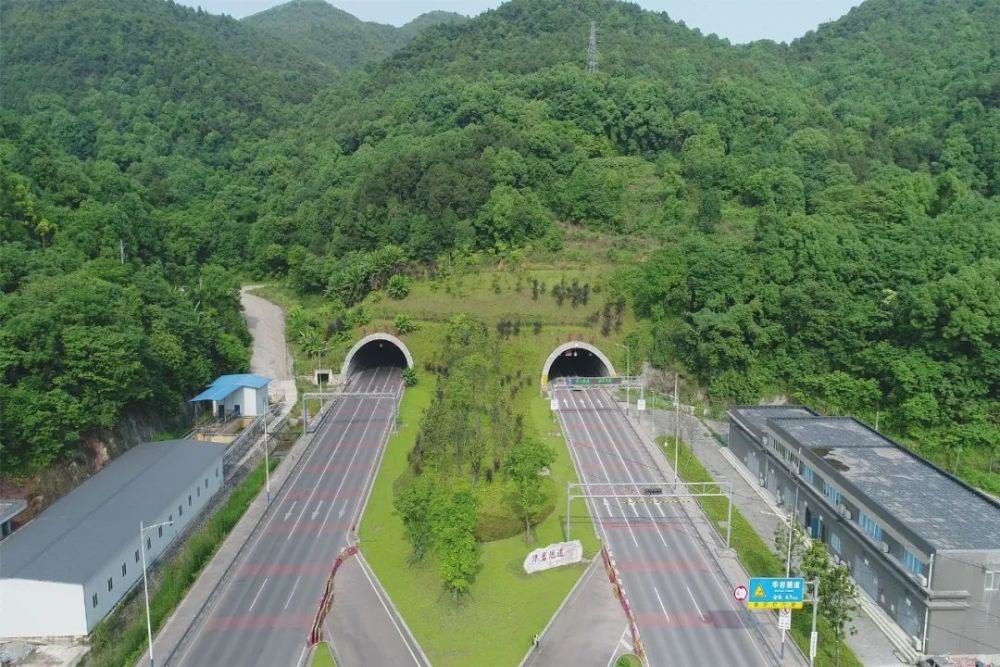 縱橫溝壑總是歌，中鐵十一局唱響隧道工程“最強音”(圖16)